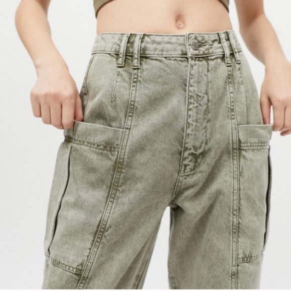 BDG Tess High-Waisted Utility Jean in Olive Green Color - Picture 2 of 5